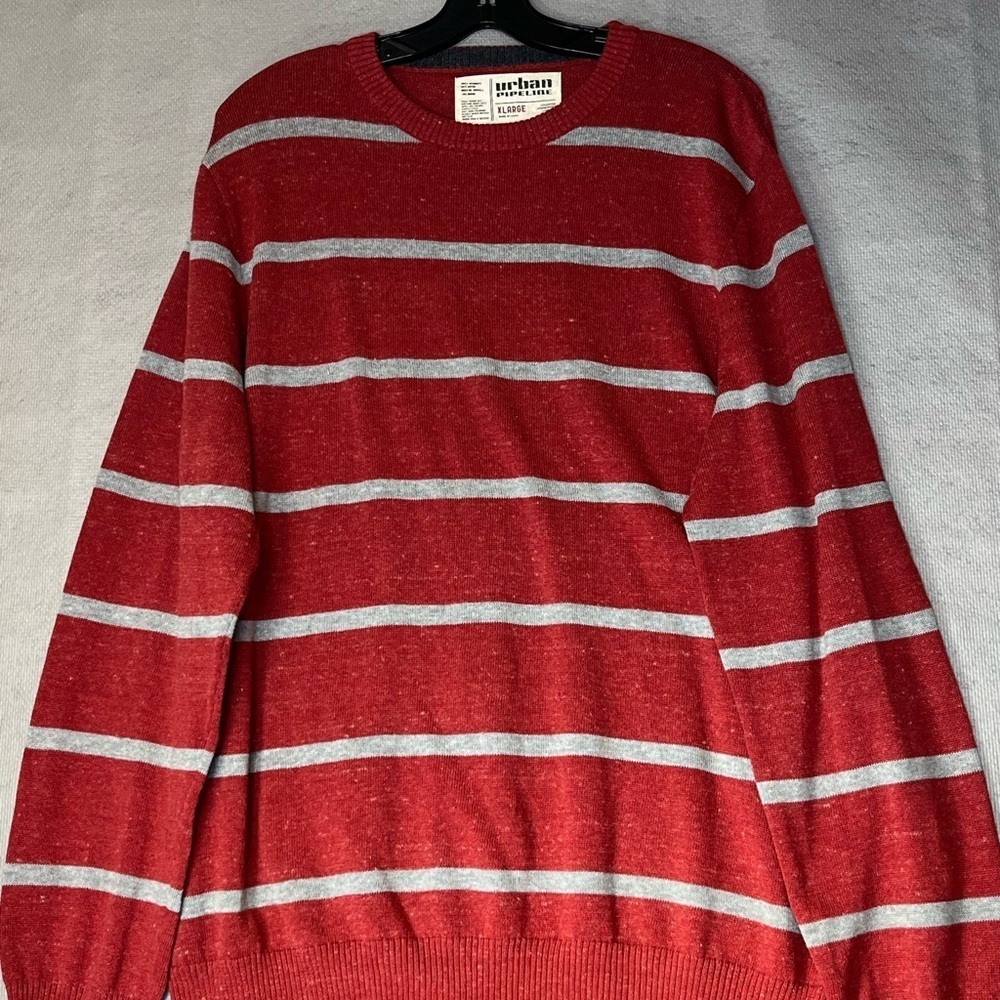 Men’s Size XL Urban Pipeline Sweater Red/Gray Striped Gently Used Fast Shipping